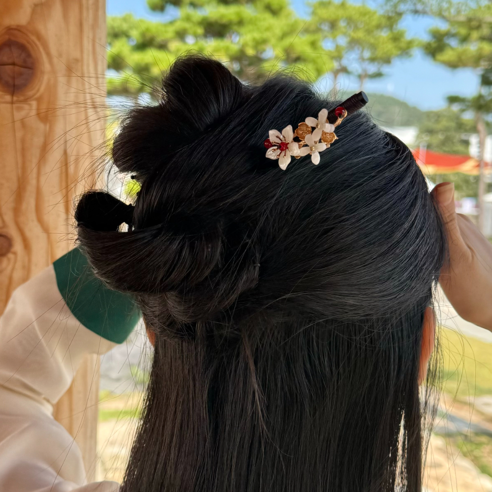 한복비녀스커트 한복액세서리 한복비녀 한복헤어핀 진주꽃액세서리 한복악세사리 한복모자 한복비녀디자인 한복비녀구매 한복비녀가디건 한복비녀신상 한복비녀한복 나비비녀 나무 화이트꽃