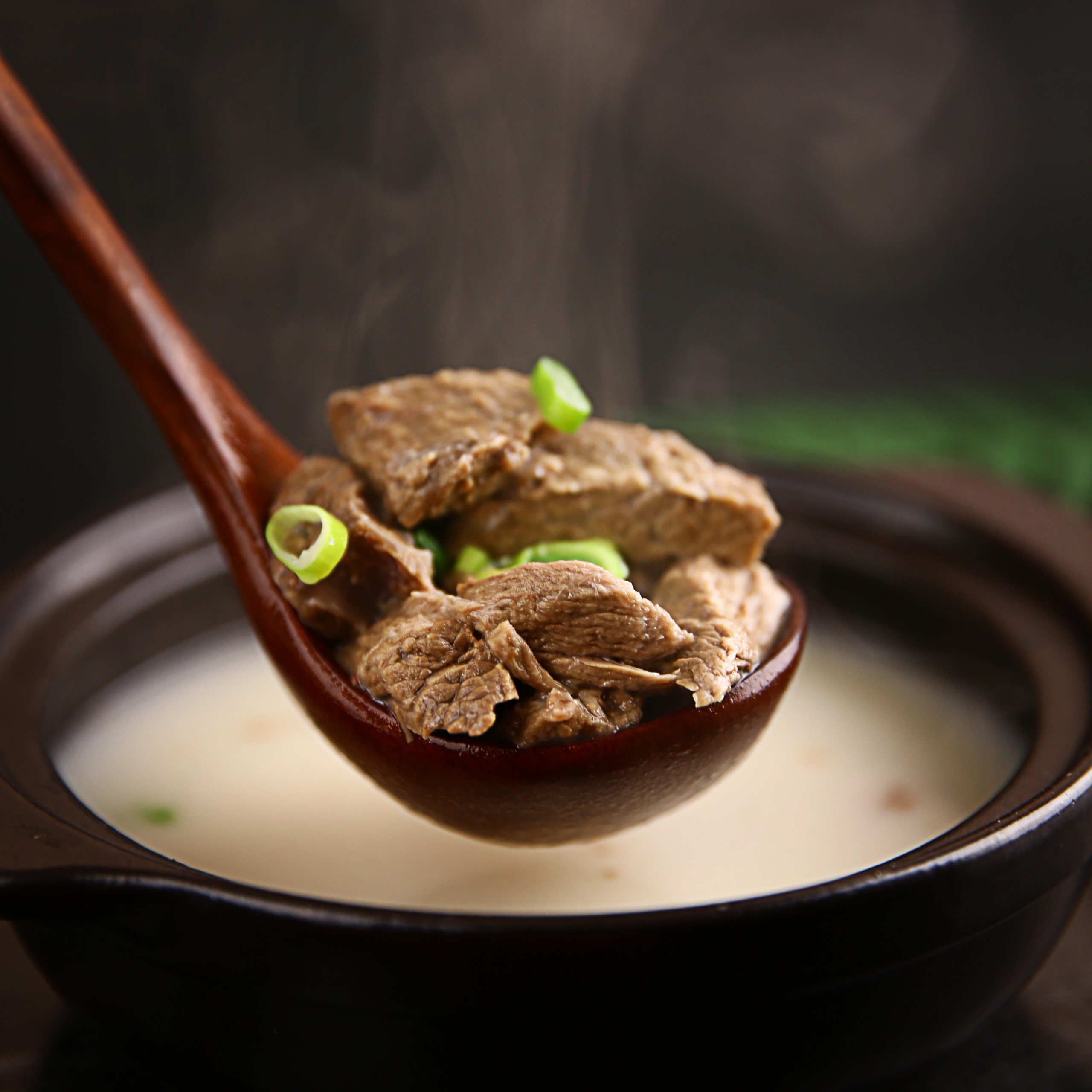 백육공 1++ 한우 곰탕 680g (냉동포장)