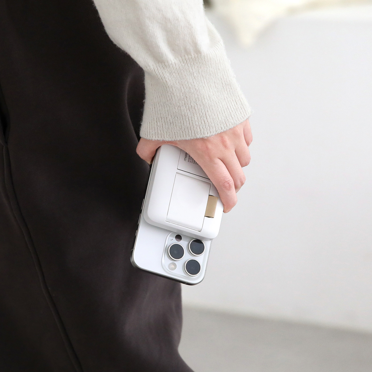 무아스 폴더블 4 in 1 맥세이프 보조배터리 & 무선충전기 (5,000mAh)