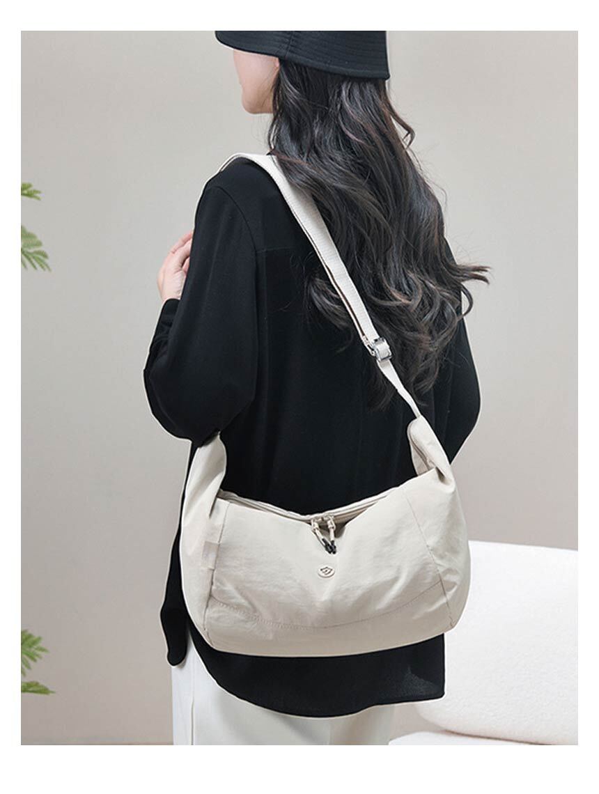 260731_nylon_hobo_shoulder_bag_19.jpg