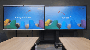 전자칠판 빛반사방지 R.P Glass 비교 — 왼쪽 미적용, 오른쪽 적용