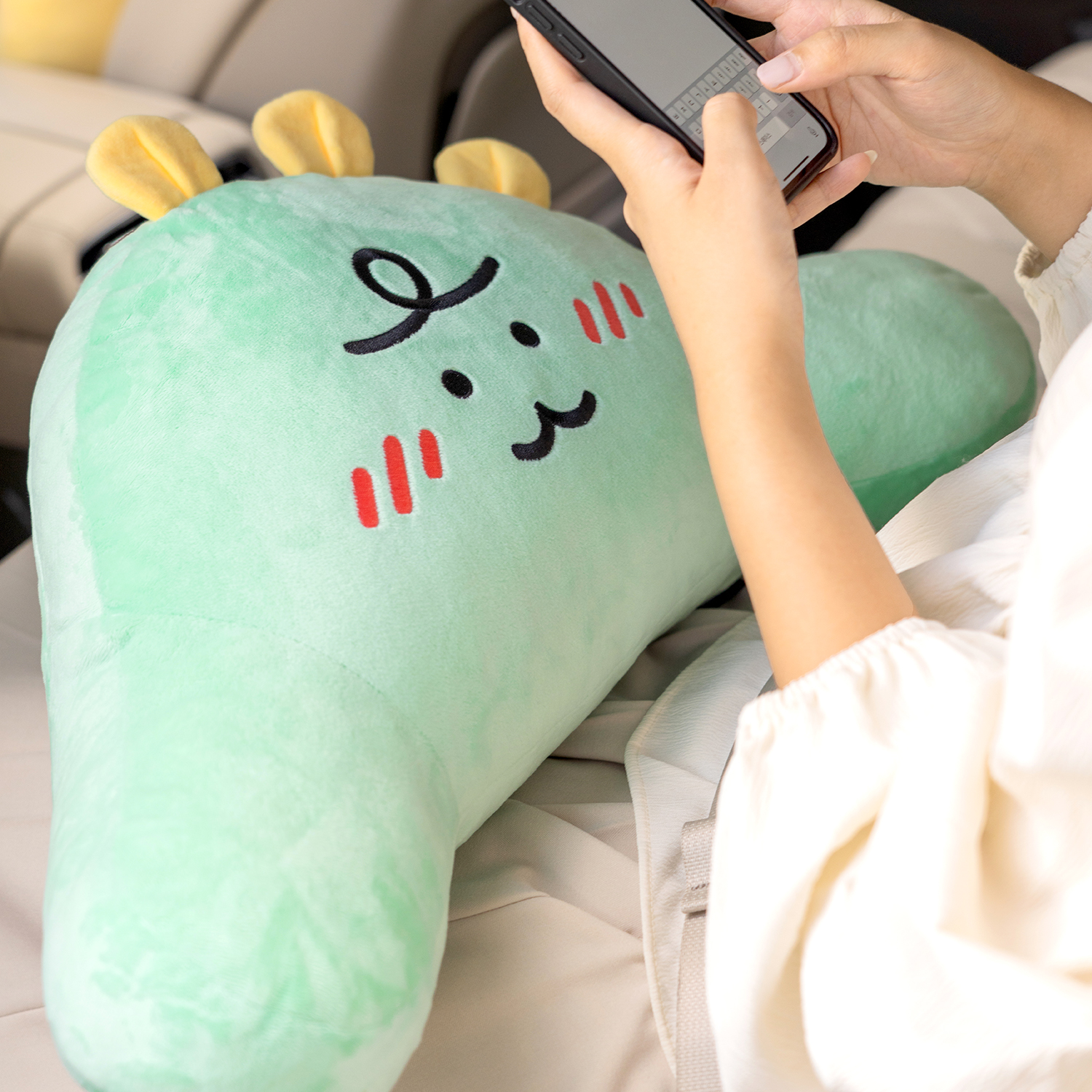 [니니즈] 어부바 차량용 등쿠션 등받이 허리쿠션 (죠르디)