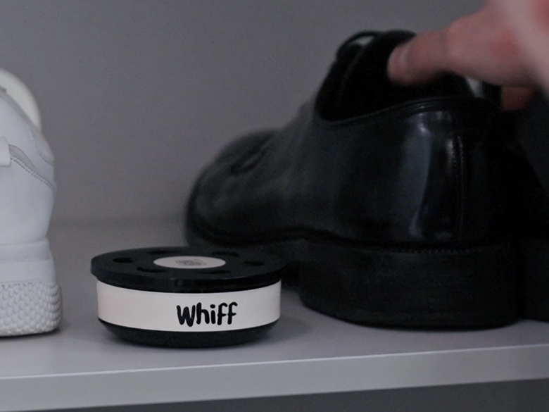 신발장 속 위프 슬림 제품 연출컷